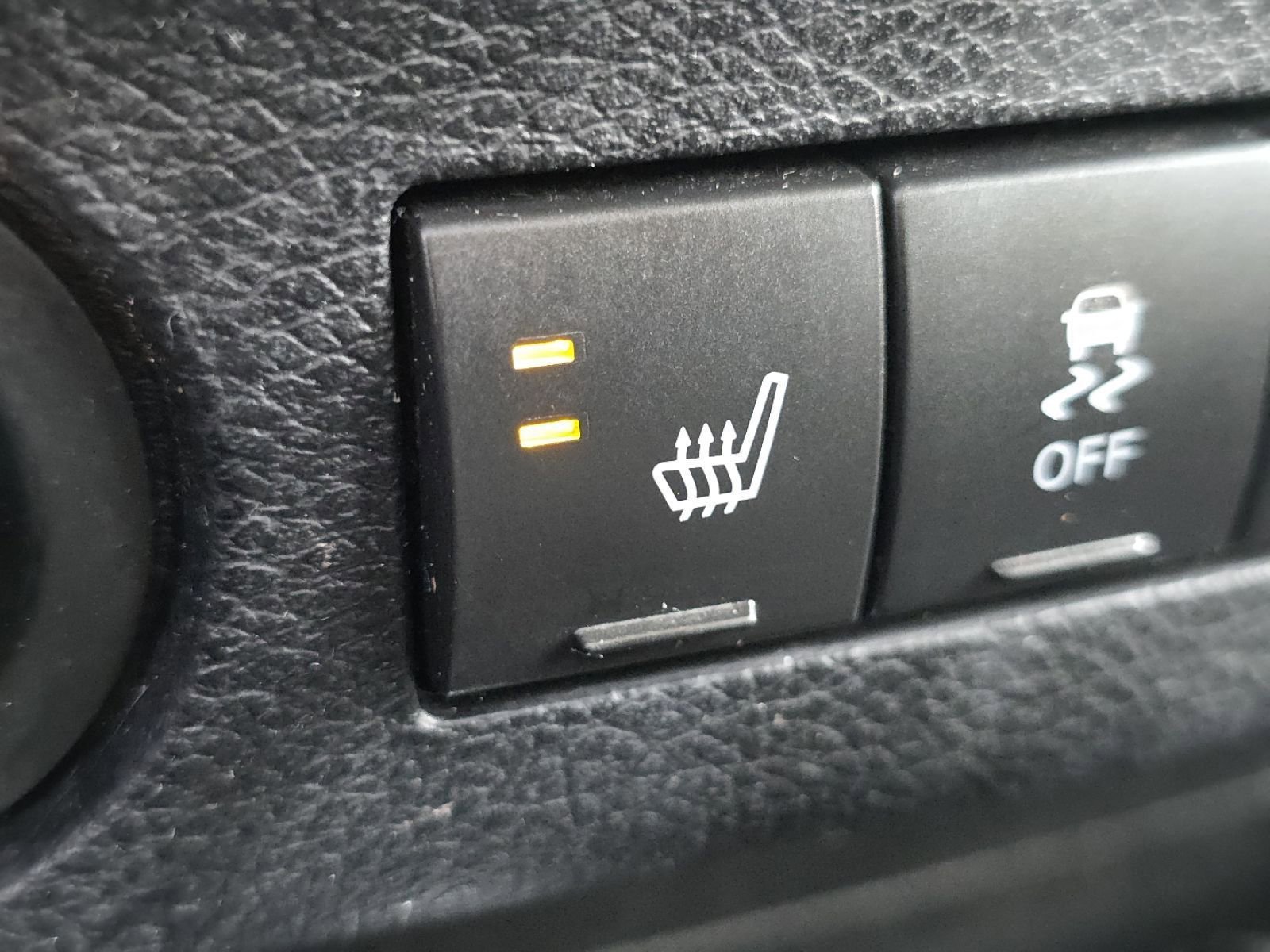 2014 Jeep Wrangler Unlimited Sahara photo 4