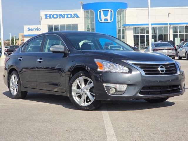 Used 2014 Nissan Altima SL with VIN 1N4AL3AP1EC413808 for sale in Maumee, OH
