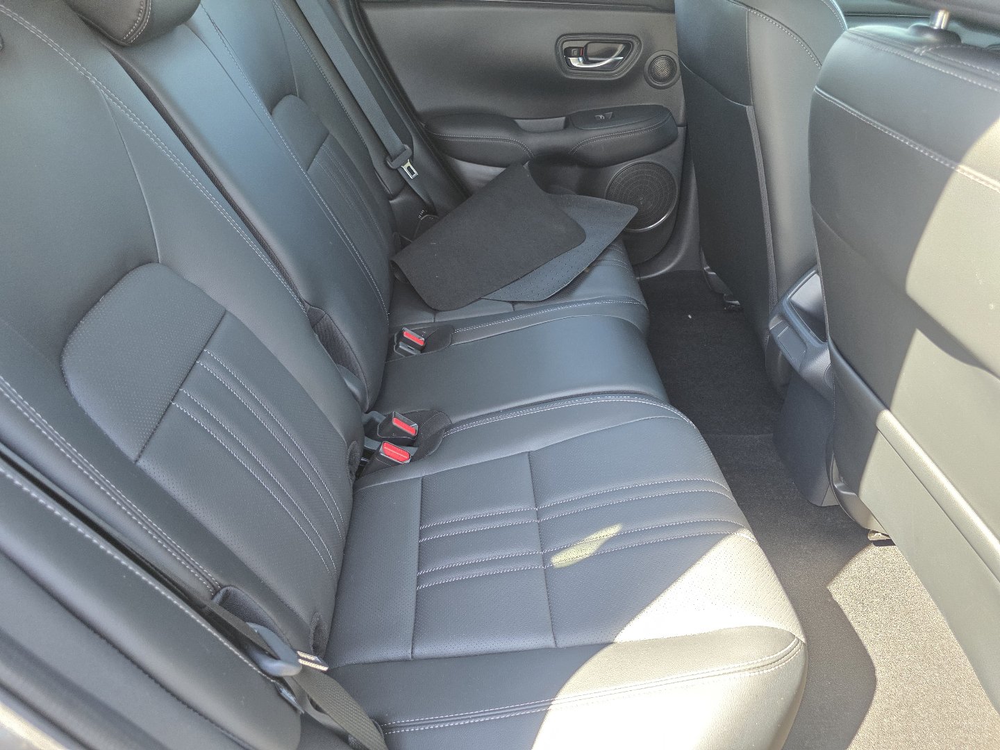 2025 Honda HR-V EX-L - Photo 18