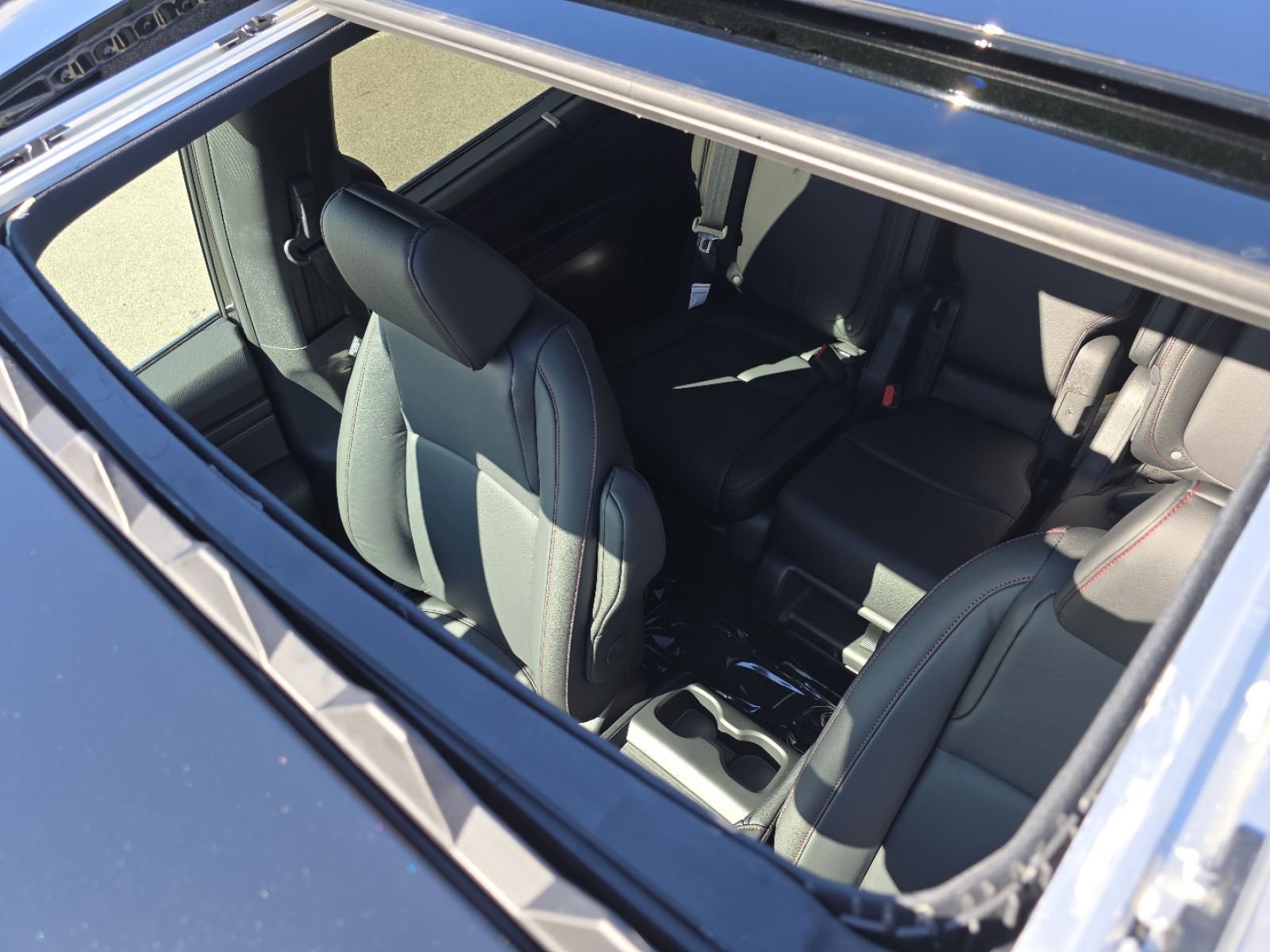 2026 Honda Odyssey photo 2