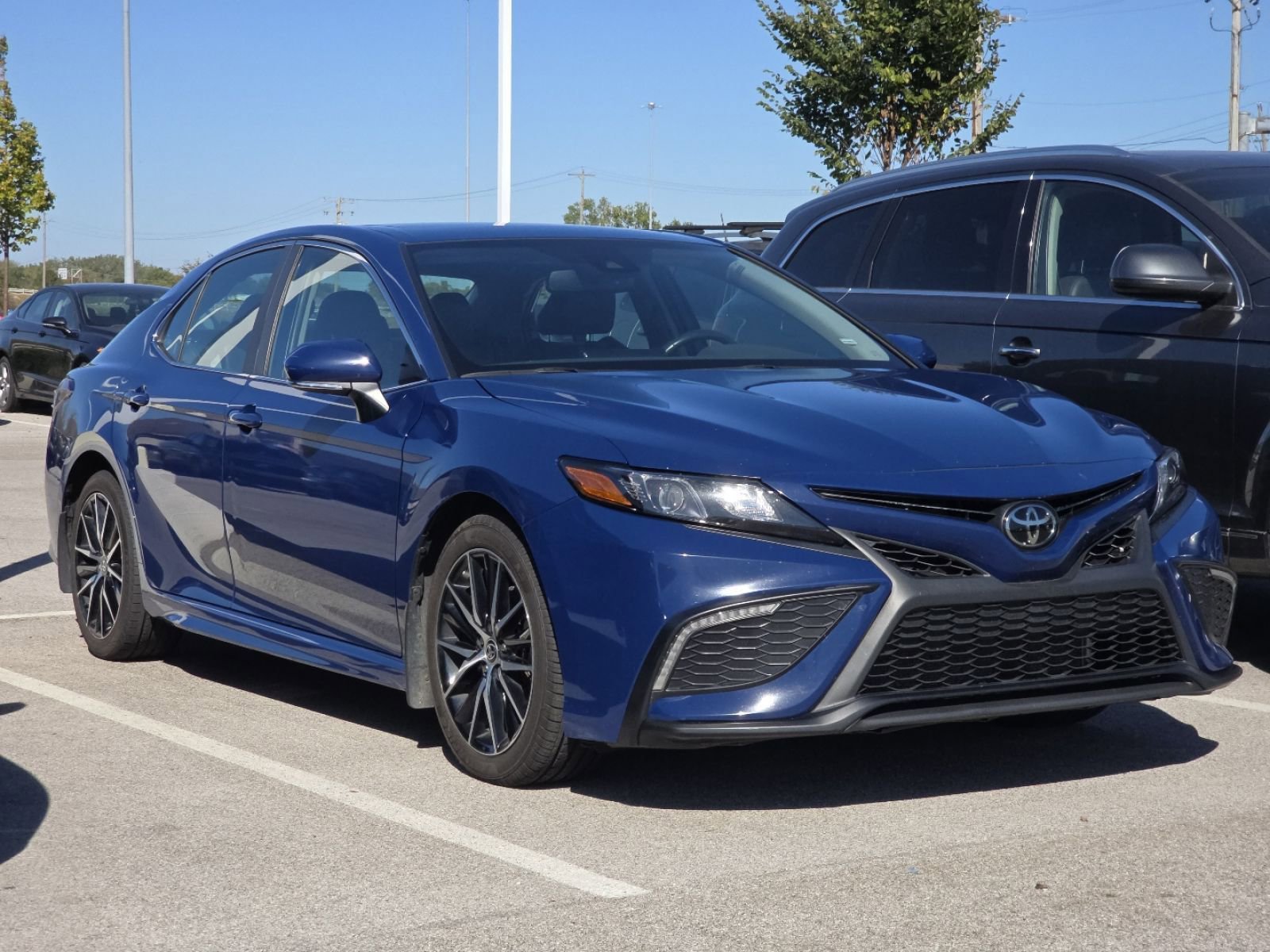 2023 Toyota Camry SE photo 2