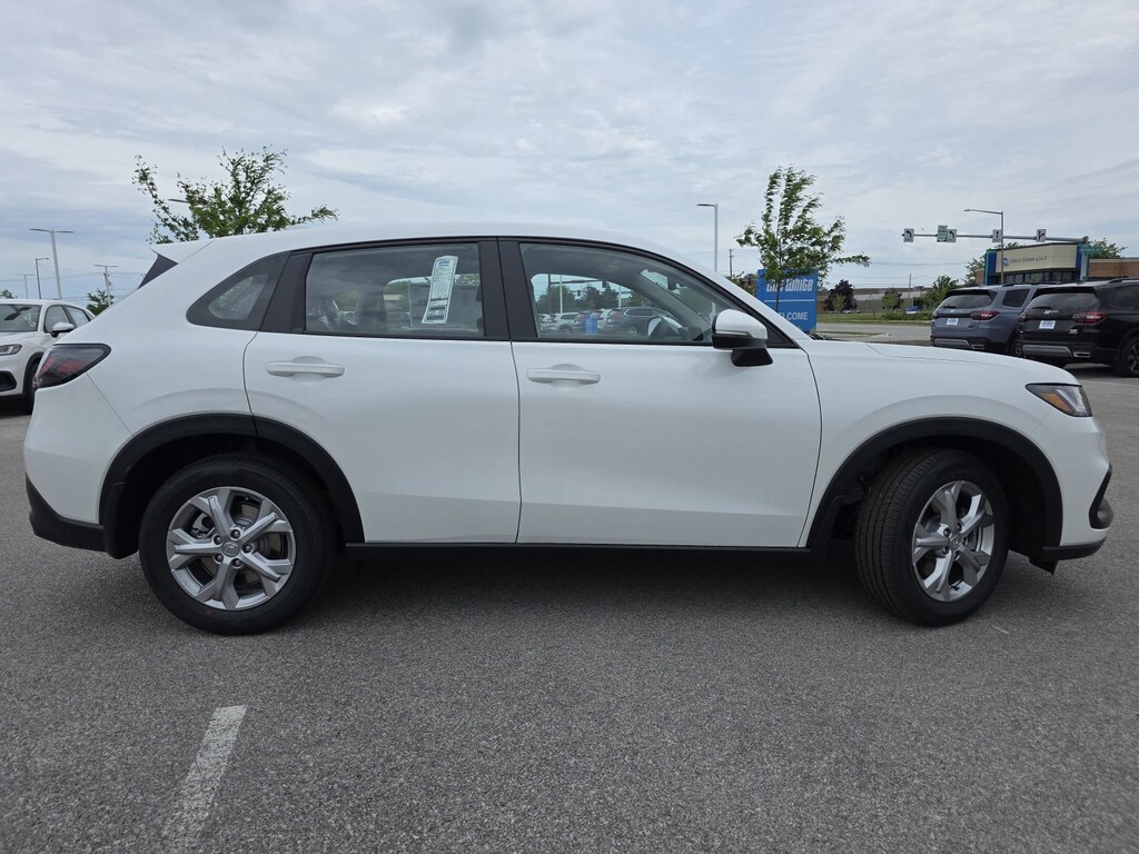 2025 Honda HR-V LX photo 3