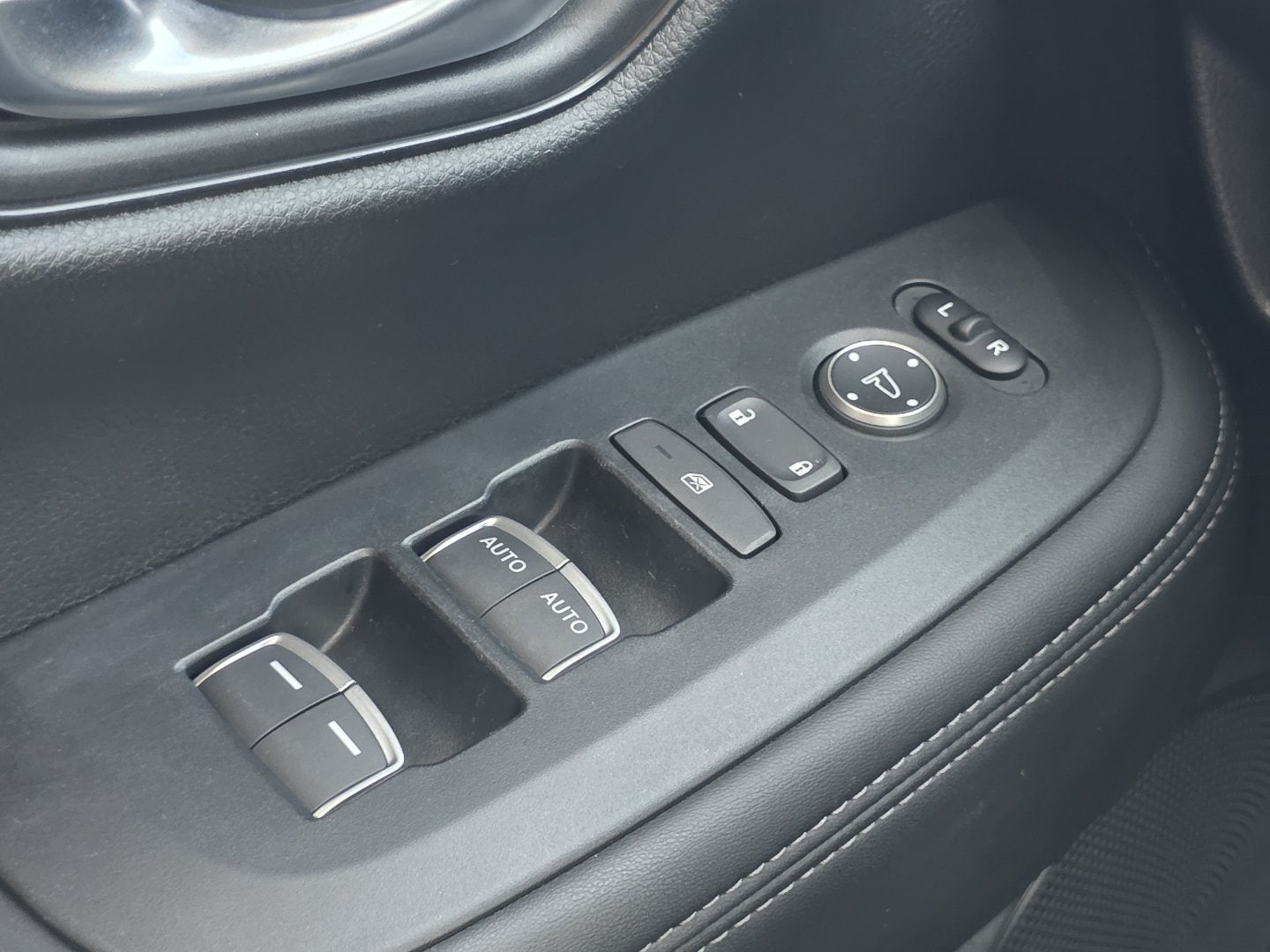 2025 Honda HR-V EX-L - Photo 24