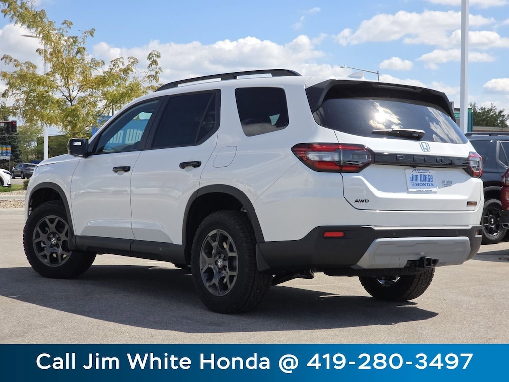 2025 Honda Pilot TrailSport photo 4