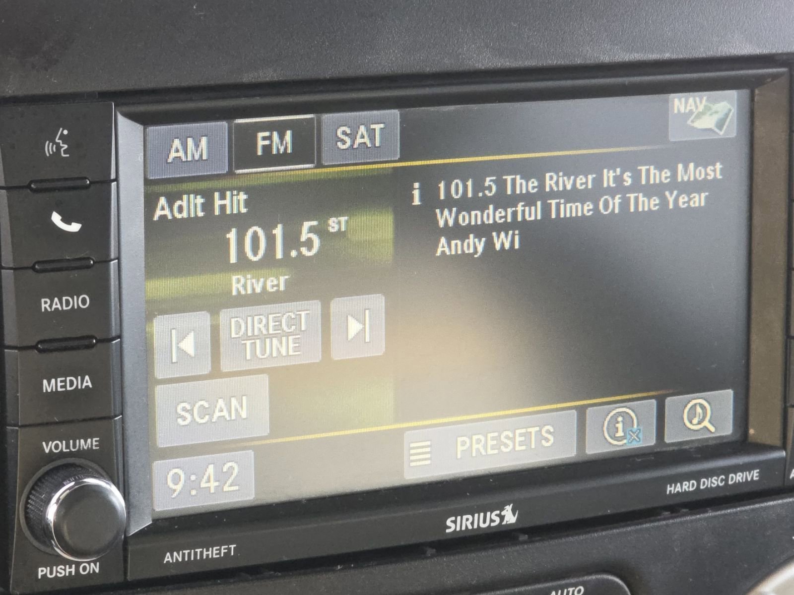 2014 Jeep Wrangler Unlimited Sahara photo 3