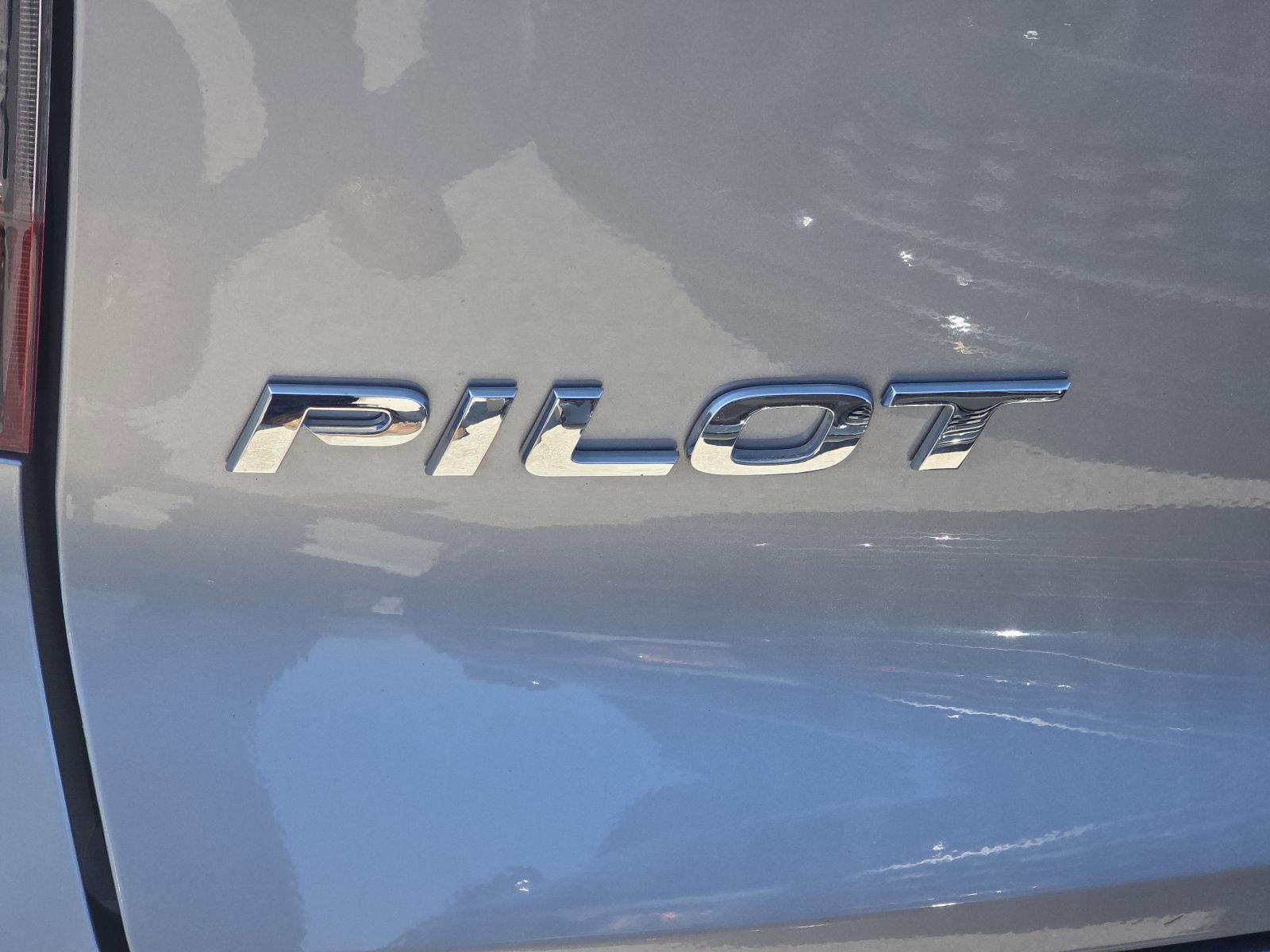 2022 Honda Pilot Special Edition photo 2