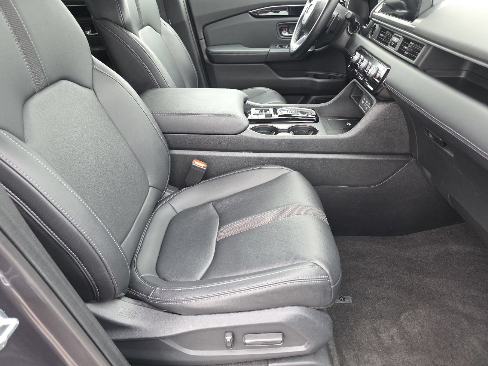 2023 Honda Pilot EX-L - Photo 23