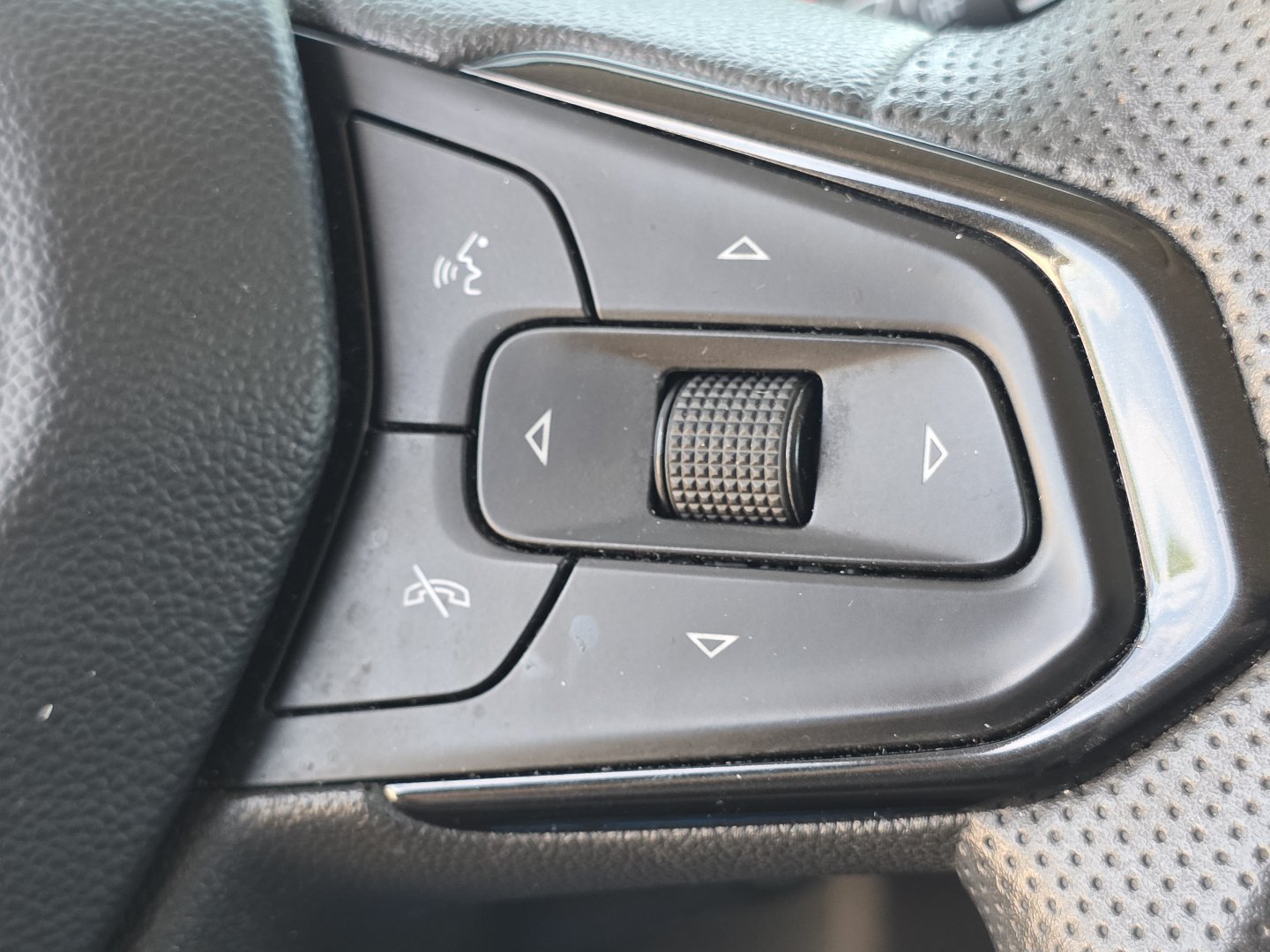 2023 Chevrolet TrailBlazer LS - Photo 28