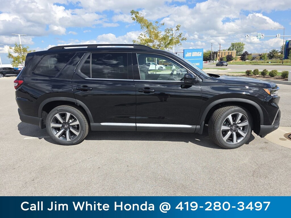 2025 Honda Pilot Touring photo 3