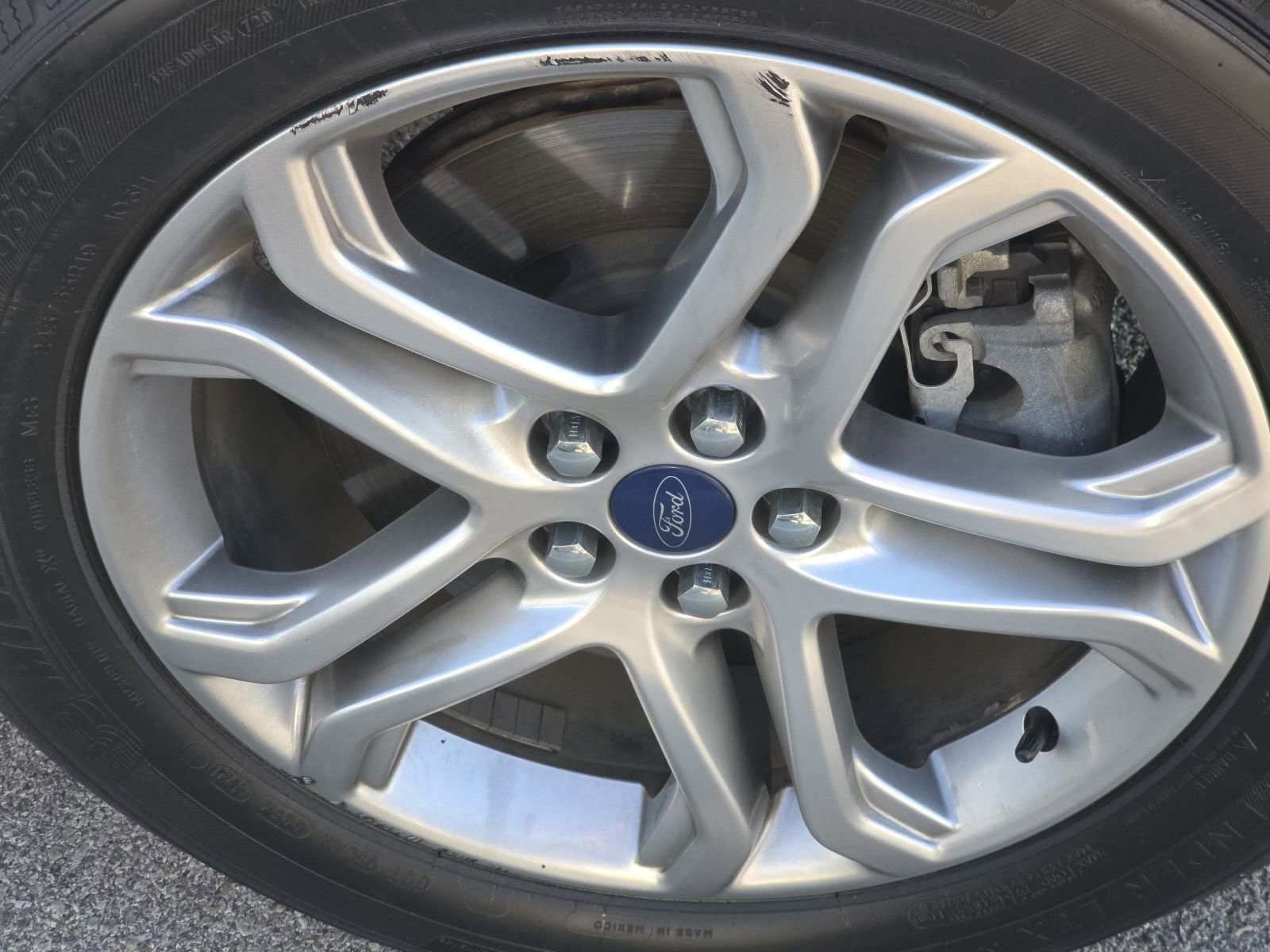 2017 Ford Edge Titanium photo 3
