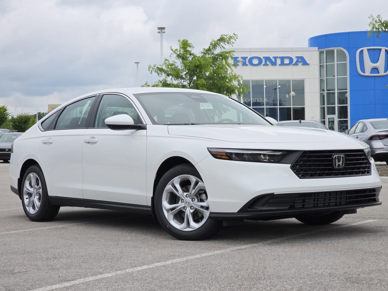 2025 Honda Accord LX photo 2