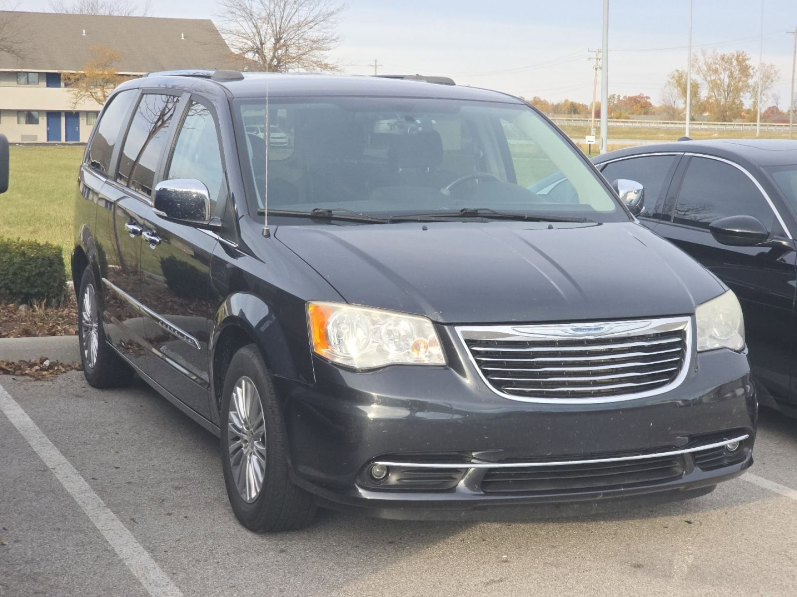 Used 2014 Chrysler Town & Country Touring-L with VIN 2C4RC1CG7ER363972 for sale in Maumee, OH