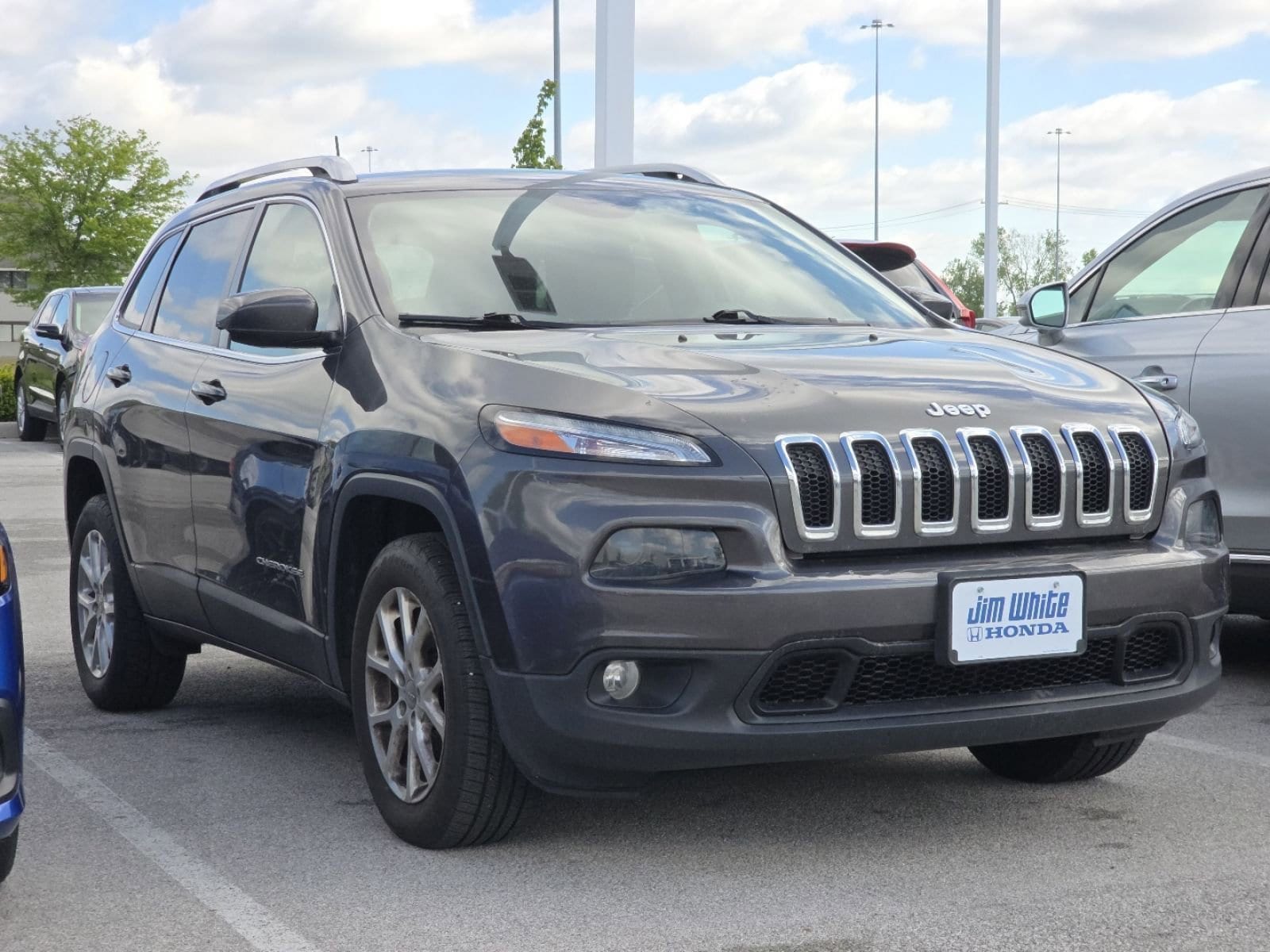 Used 2016 Jeep Cherokee Latitude with VIN 1C4PJMCB7GW254604 for sale in Maumee, OH