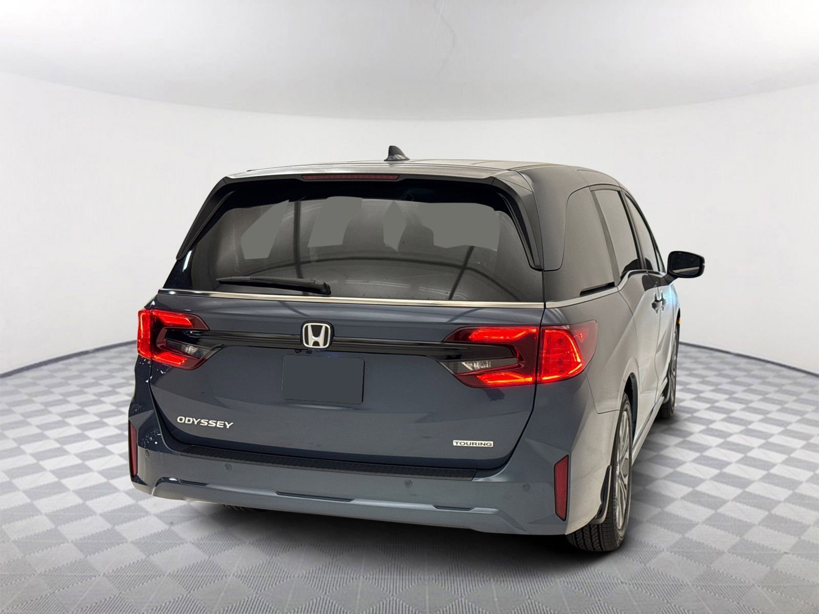 2025 Honda Odyssey Touring photo 3