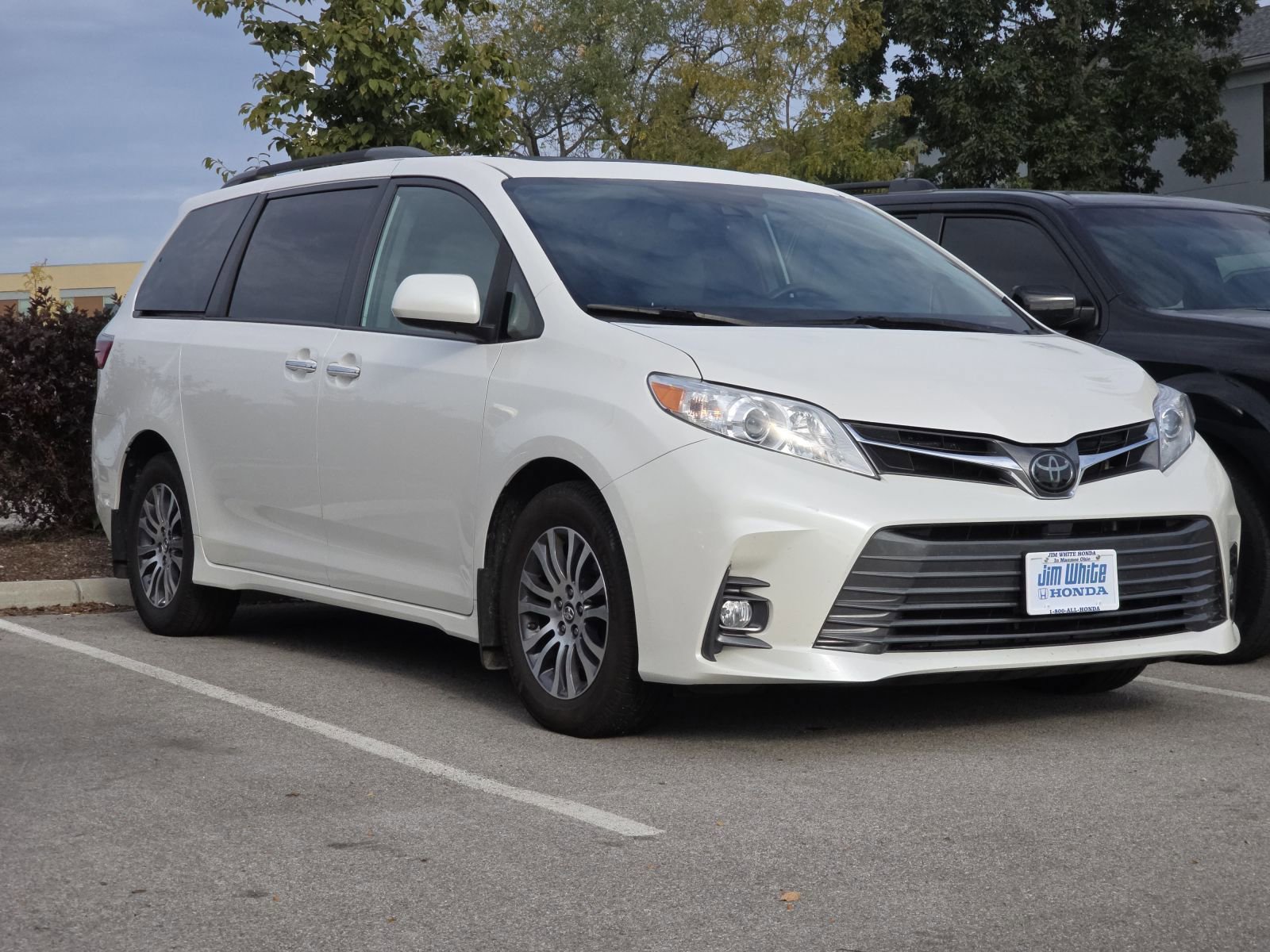 2020 Toyota Sienna photo 2
