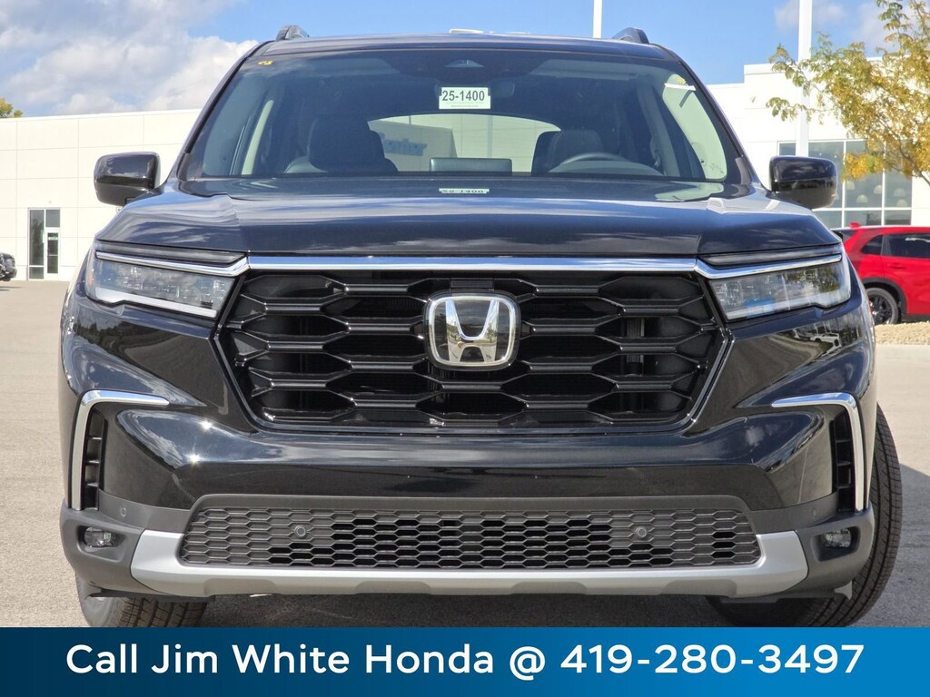2025 Honda Pilot Touring photo 2