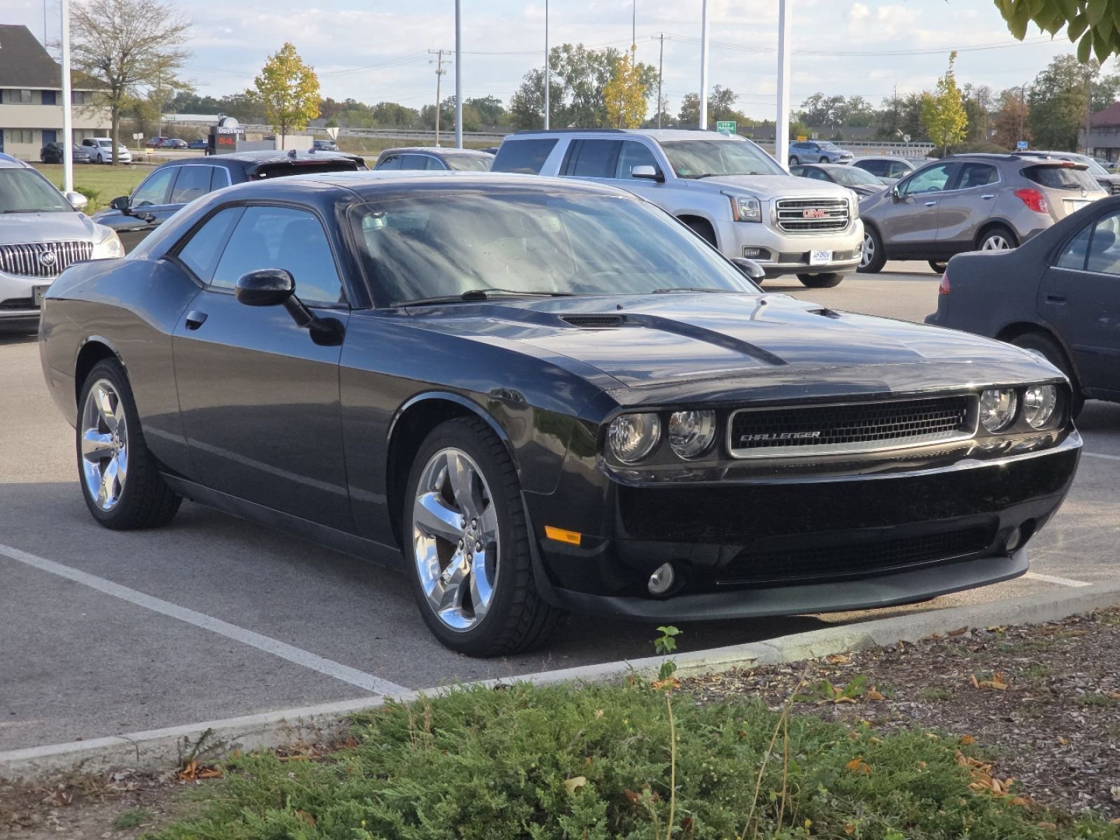 2014 Dodge Challenger SXT photo 2