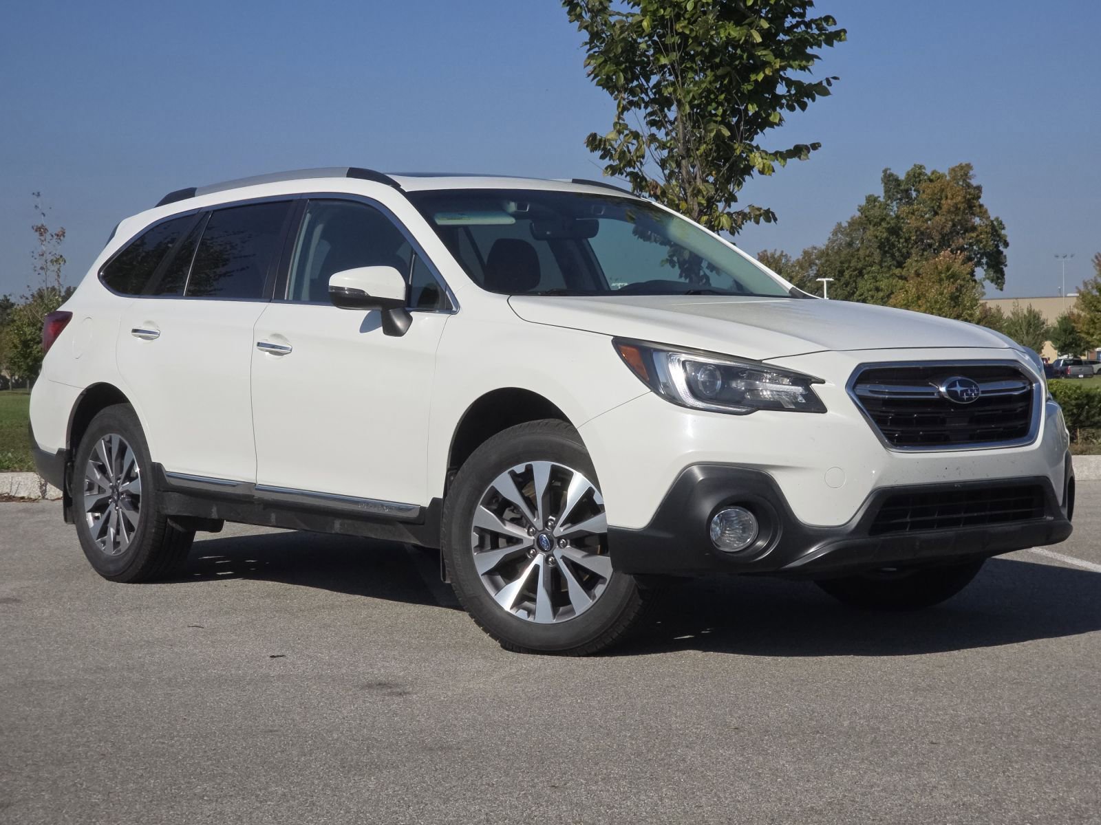 2019 Subaru Outback 2.5i photo 2