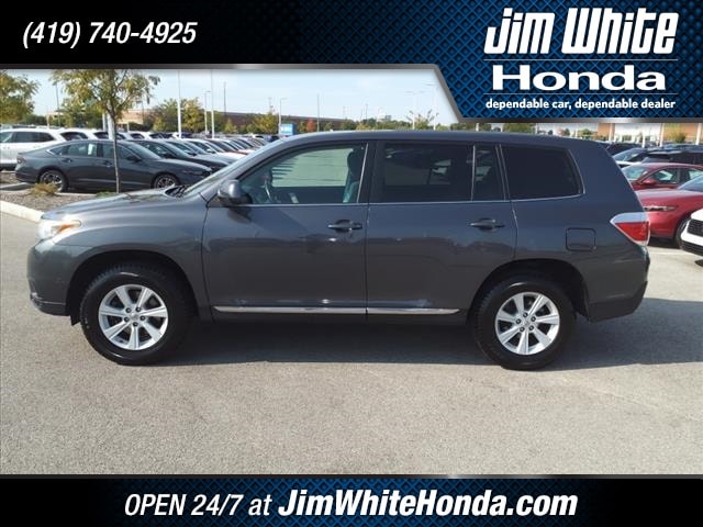 Used 2013 Toyota Highlander Base with VIN 5TDZA3EH2DS033962 for sale in Maumee, OH