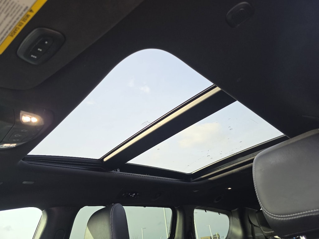 Used 2022 Chrysler Pacifica Limited Minivan/Van