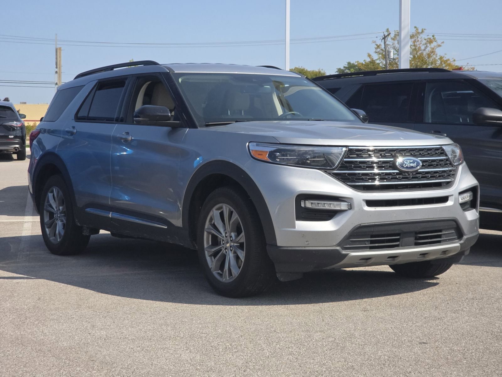 2022 Ford Explorer XLT photo 2