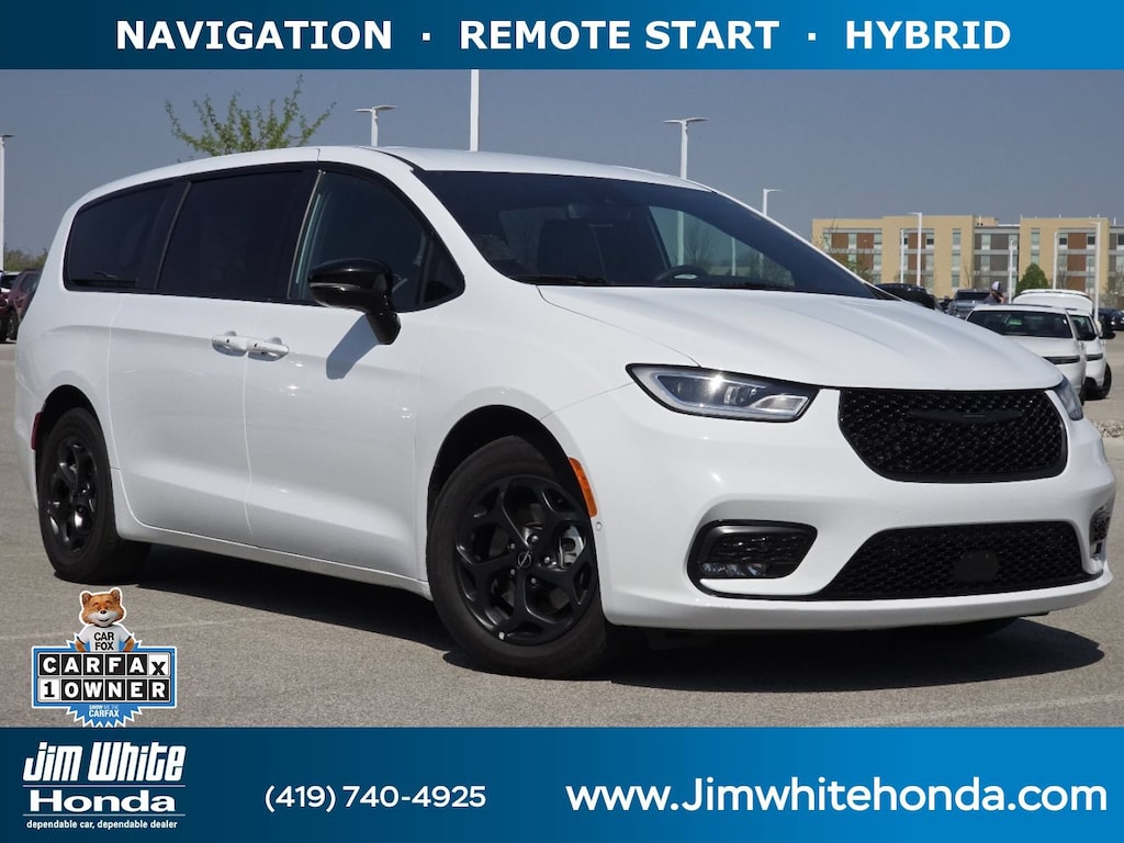 Used 2024 Chrysler Pacifica Hybrid Select Minivan/Van