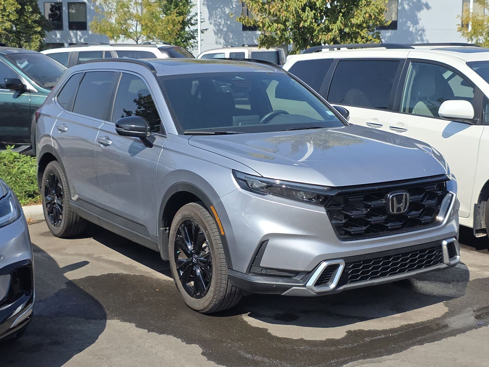2024 Honda CR-V Hybrid Sport Touring photo 2