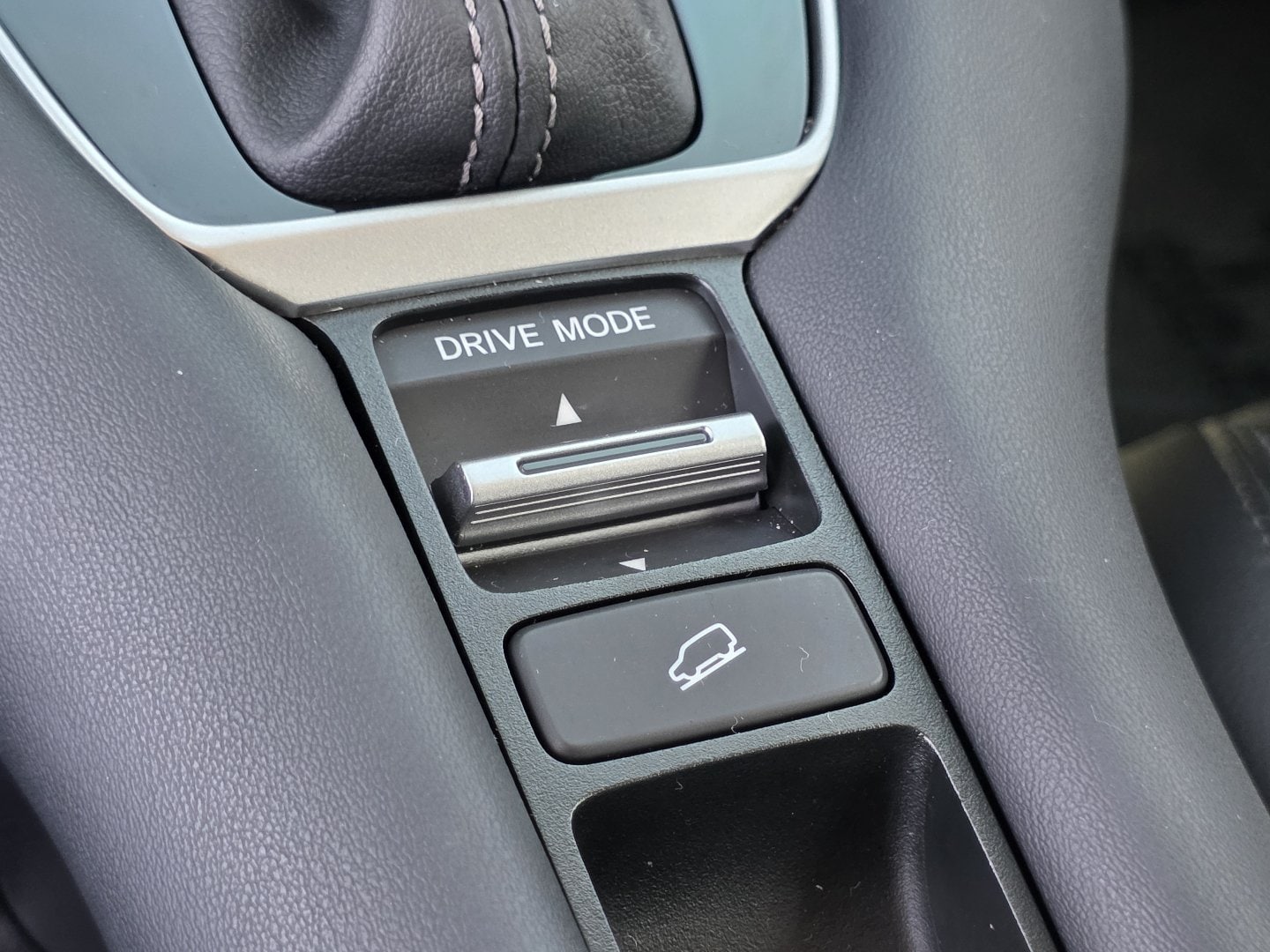 2025 Honda HR-V EX-L - Photo 7