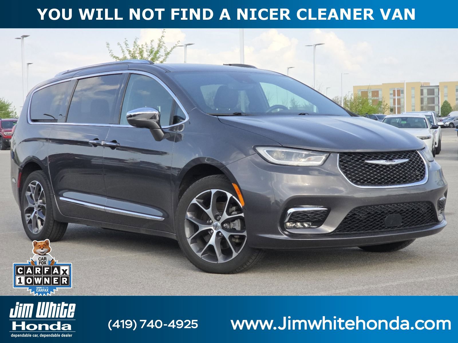 2021 Chrysler Pacifica Limited's photo
