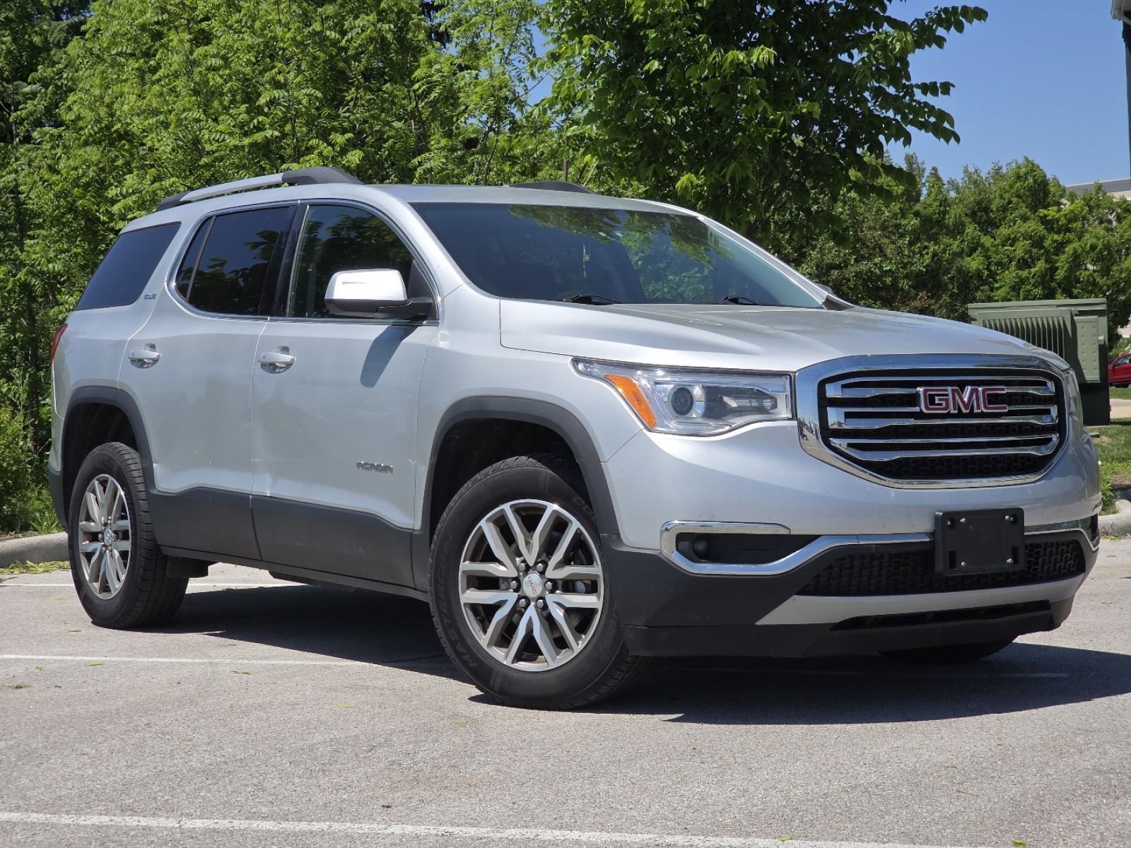 Used 2018 GMC Acadia SLE-2 with VIN 1GKKNSLS8JZ104112 for sale in Maumee, OH