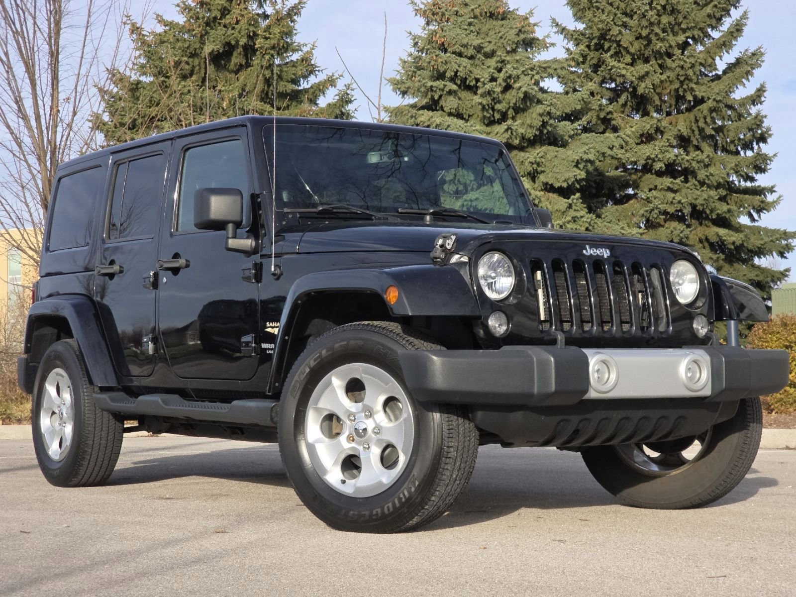 2014 Jeep Wrangler Unlimited Sahara photo 2