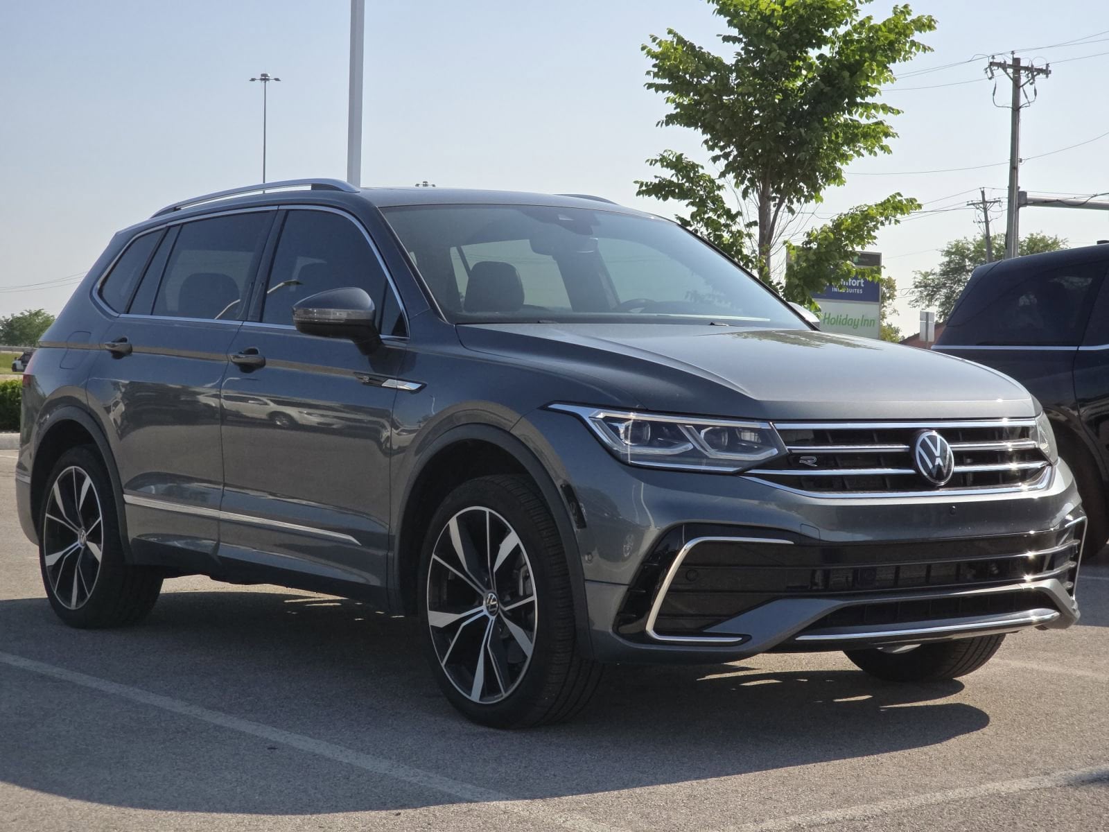 Used 2022 Volkswagen Tiguan SEL R-LINE with VIN 3VV4B7AX9NM159959 for sale in Maumee, OH