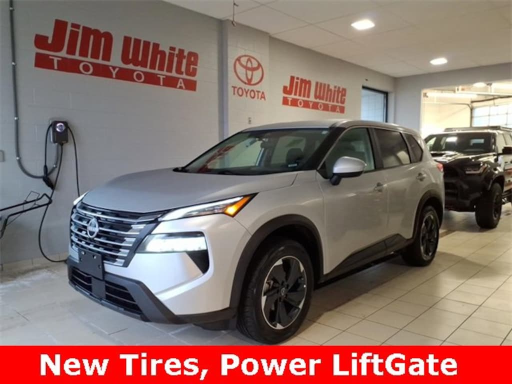 Used 2024 Nissan Rogue SV SUV