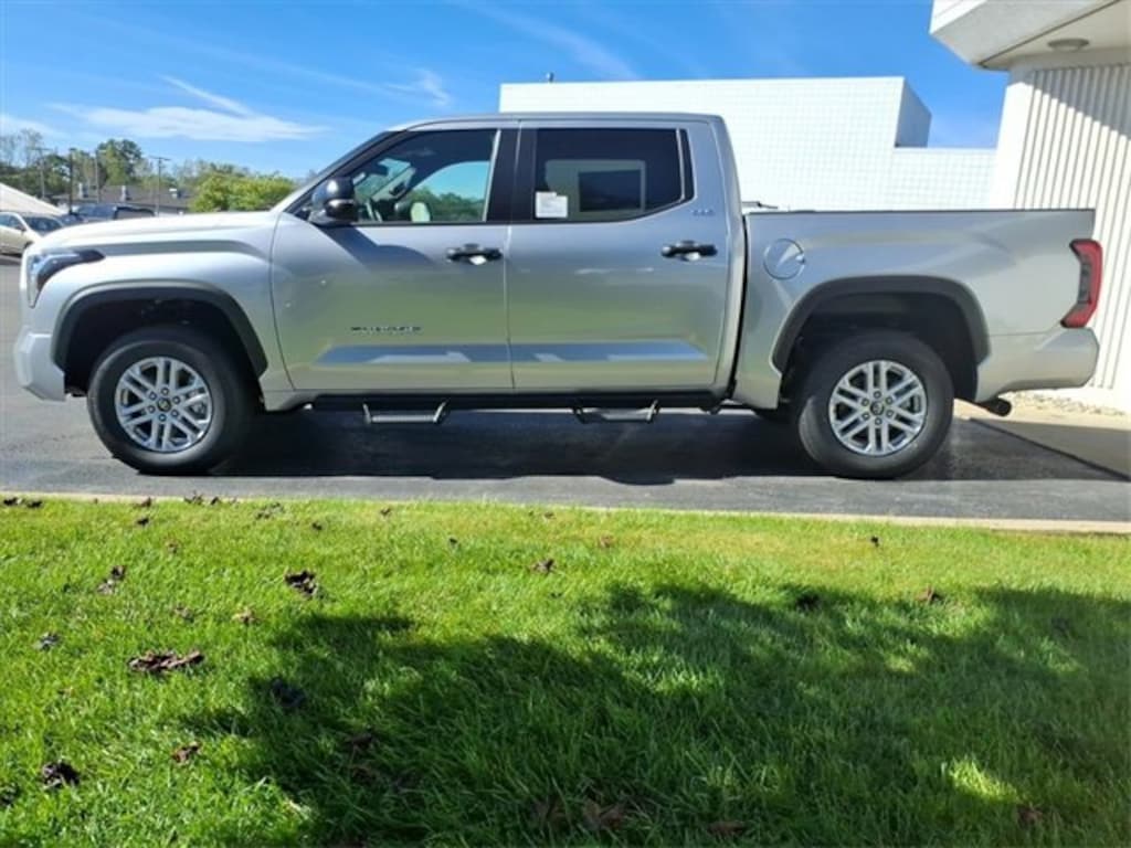 New 2026 Toyota Tundra SR5 SR5 CREWMAX 5.5