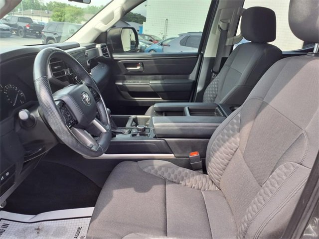2022 Toyota Tundra SR5 photo 2