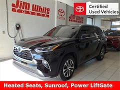 Used 2021 Toyota Highlander XLE SUV for sale in Toledo, OH