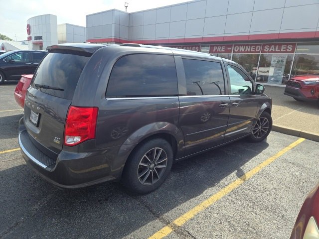 2017 Dodge Grand Caravan SXT photo 2