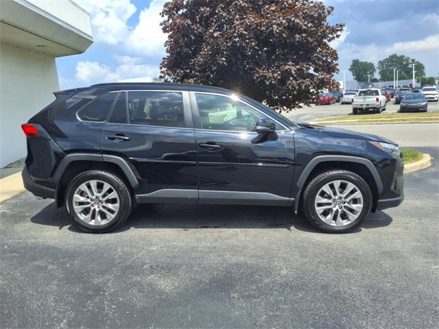 2024 Toyota RAV4 XLE Premium photo 24