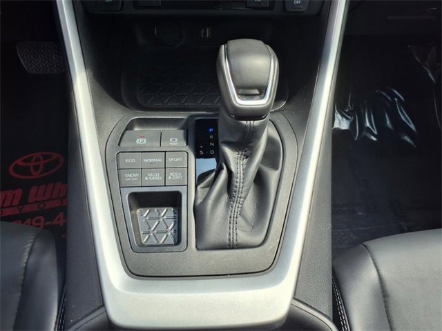 2024 Toyota RAV4 XLE Premium photo 13