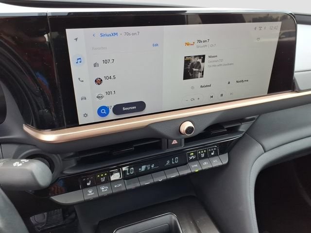 2024 Toyota Crown Platinum - Photo 13