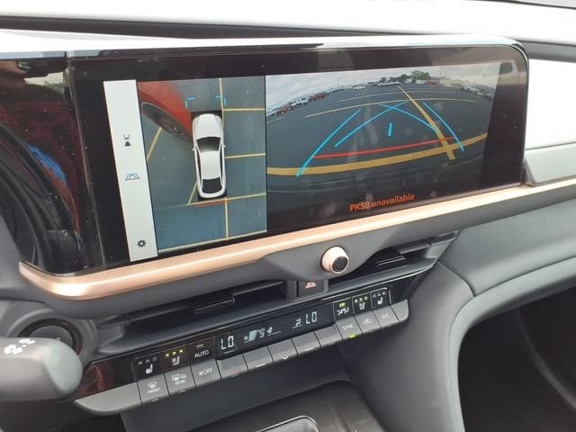 2024 Toyota Crown Platinum - Photo 14