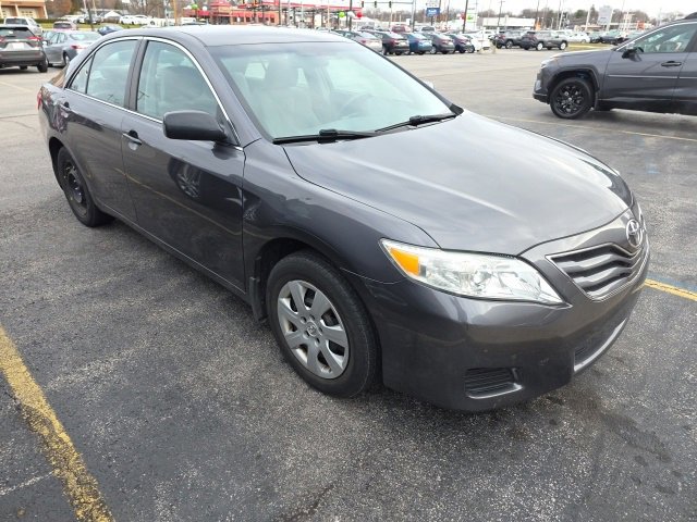 2011 Toyota Camry LE photo 4