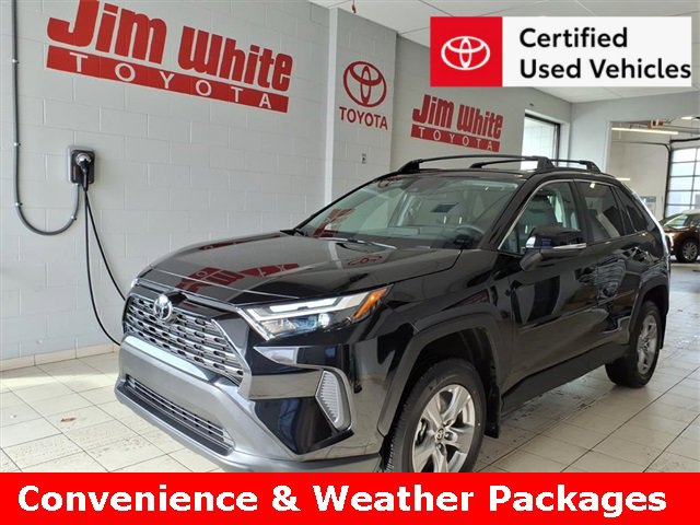 2025 Toyota RAV4 XLE's photo