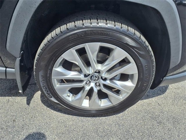 2024 Toyota RAV4 XLE Premium photo 28