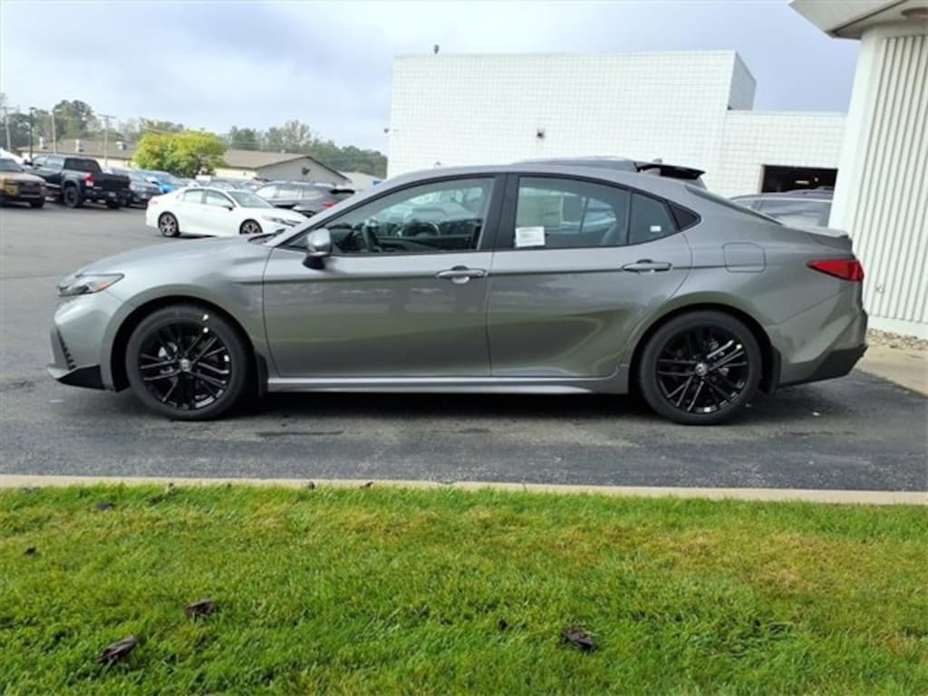 New 2026 Toyota Camry SE SE