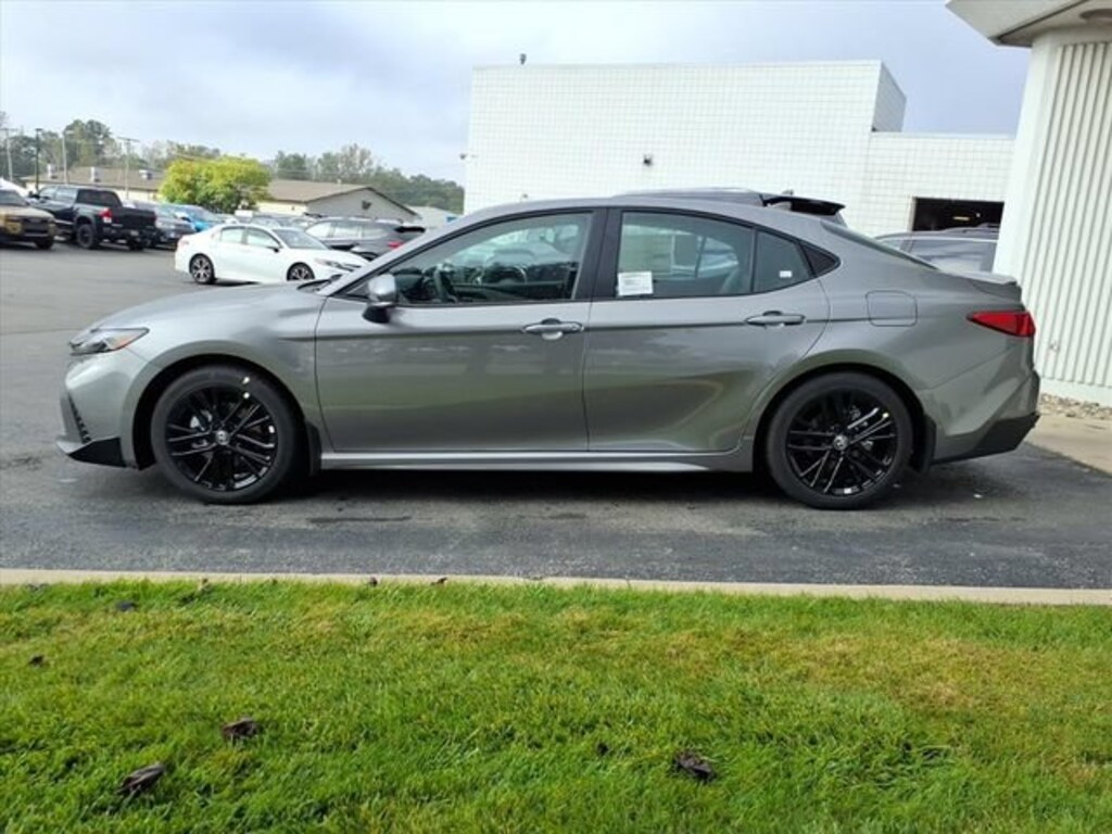 New 2026 Toyota Camry SE Sedan