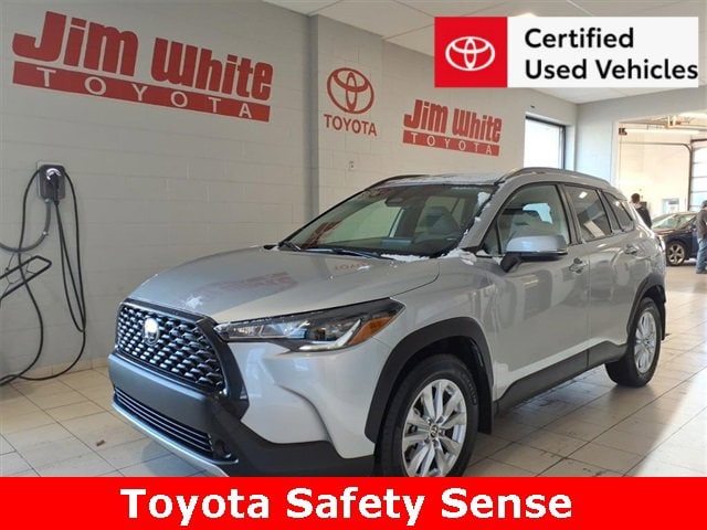 2023 Toyota Corolla Cross LE's photo