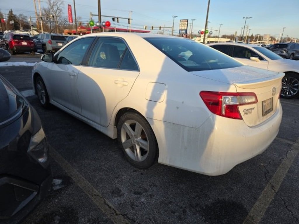 Used 2013 Toyota Camry SE Sedan