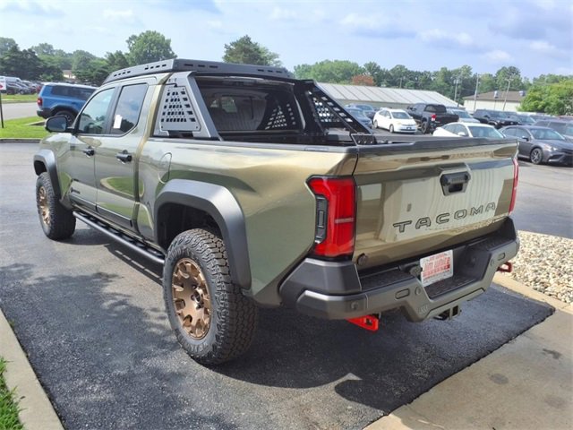 2025 Toyota Tacoma Trailhunter photo 2