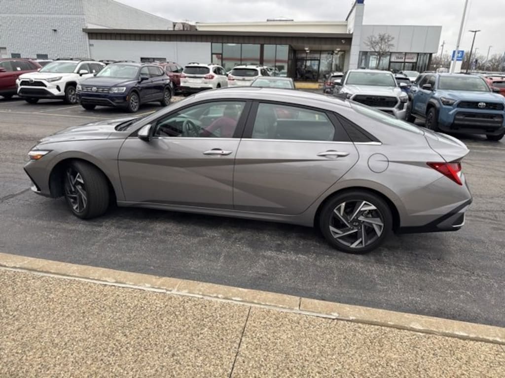 Used 2024 Hyundai Elantra SEL Sedan